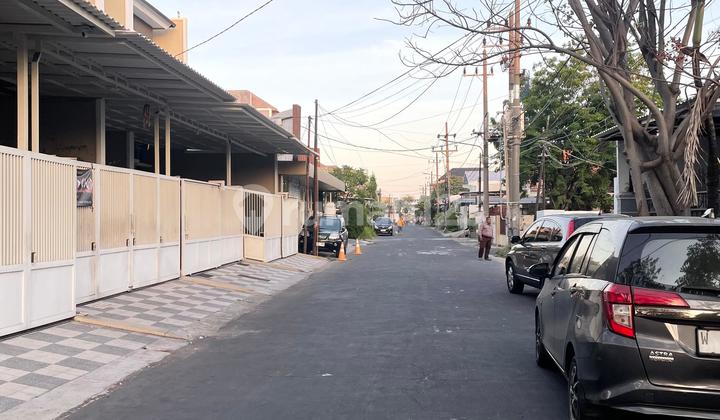 Babatan Pantai Jual Rumah Minimalis 2lt Strategis Di Jalan Utama  2