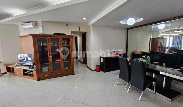 For Rent Taman Anggrek Apartment 3 Bedrooms Furnished 146sqm Mid Floor