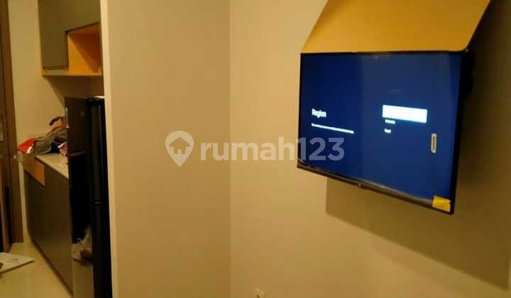 For Rent Taman Anggrek Residence Studio Apartment Furnished with Two Elevators 2