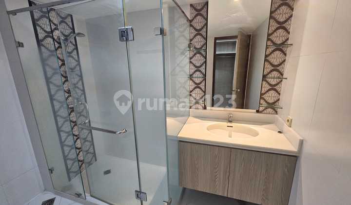 For Rent: Taman Anggrek Condominium Apartment, 146m², 3 Bedrooms, Furnished. 2