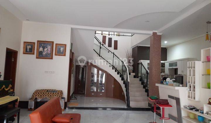 Rumah cantik 2 lantai dalam komplek harga murah 2