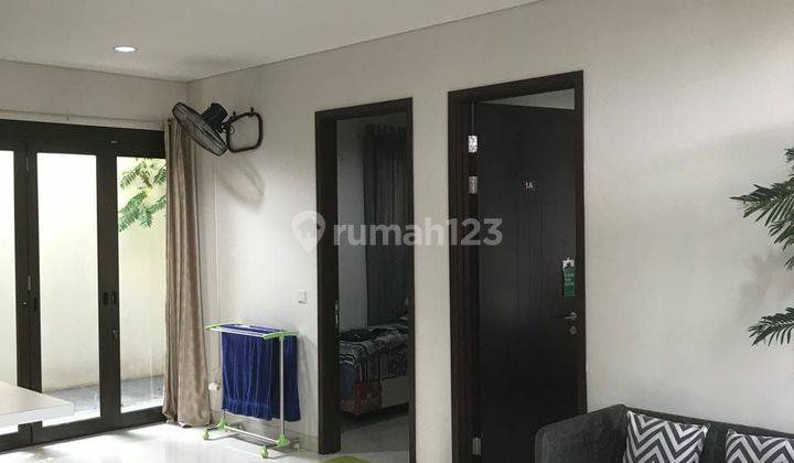 Rumah siap huni 3 Lantai di Rumah Regentown 2