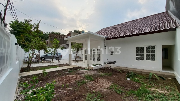 For rent house in Kebayoran Baru, South Jakarta 2