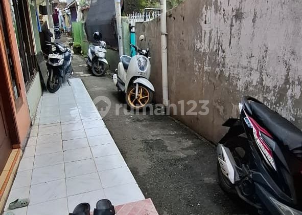 Rumah Tua di Joglo Kembangan Jakarta Barat