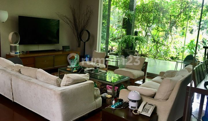 Dijual Rumah Bagus dan Mewah di Menteng Jakarta Pusat Dijual Rumah Bagus dan Mewah di Menteng Jakarta Pusat