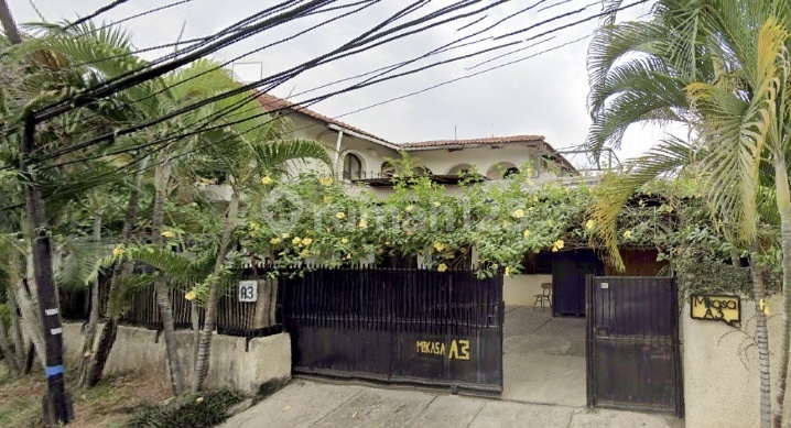 "Quick Sale: Strategic Patra Kuningan House in Prime Office & Commercial Area"