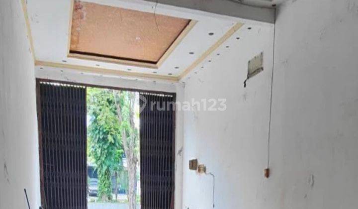 Dijual Gedung Ex Showroom Di Raya Kertajaya  2