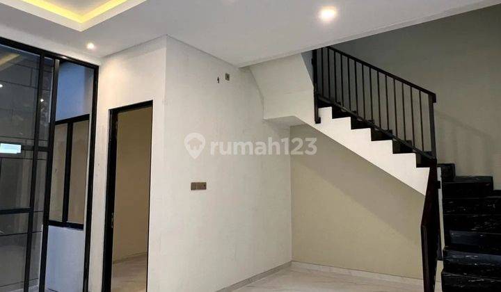 Rumah Baru Modern Minimalis Dekat Mayjend Sungkono  2