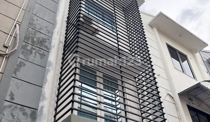 For Sale or Rent 3-Story Shop House in Klampis 21 Near Manyar For Sale or Rent 3-Story Shop House in Klampis 21 Near Manyar