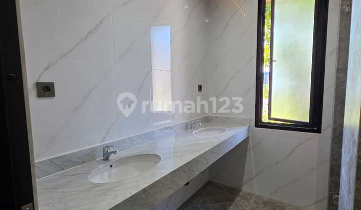 Jual Rumah Baru Dian Istana Graha Family Surabaya Barat 2