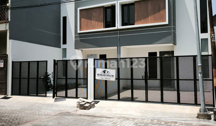 For Sale: Mulyosari House Near Pakuwon City Manyar 1