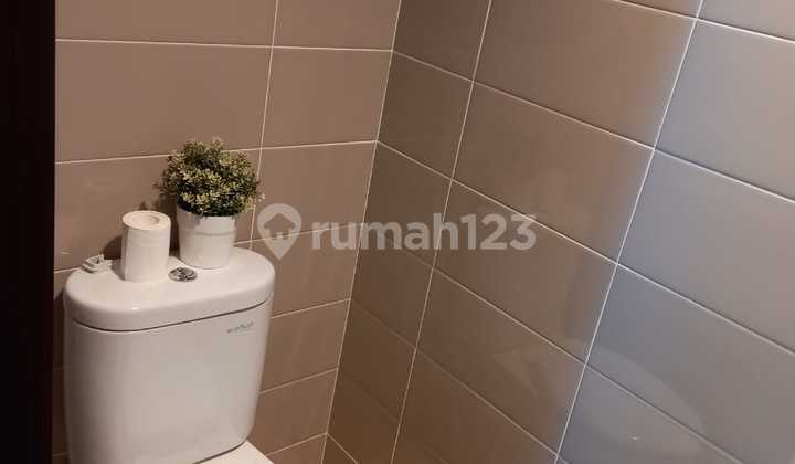 For sale. Nice house in Alam Sutera ready to live in, Sutera Victoria cluster. 2