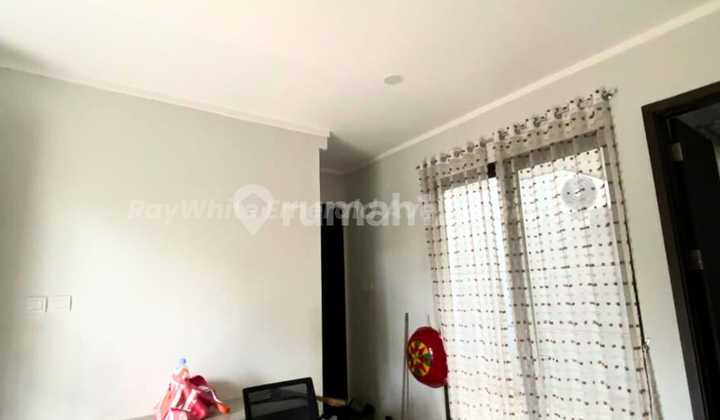 Nice Minimalist Modern House in Graha Raya Bintaro Nice Minimalist Modern House in Graha Raya Bintaro