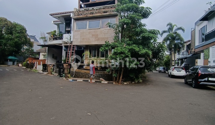 Rumah 2 Lantai Di Sektor 9 Bintaro Jaya 1