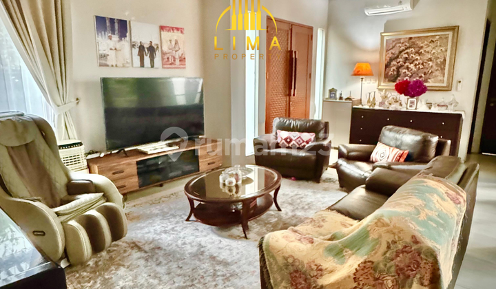 Rumah Kebayoran Lama Modern Tropis 2 Lantai Semi Furnished Dalam Komplek 2