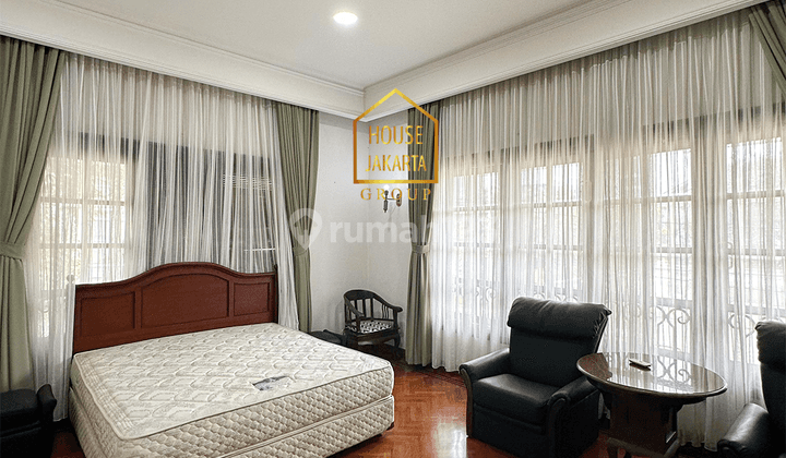 Rumah Simprug Golf 2 Lantai Elite SHM Murah 2