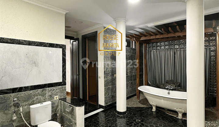 Rumah Simprug Golf 2 Lantai Elite SHM Murah 2