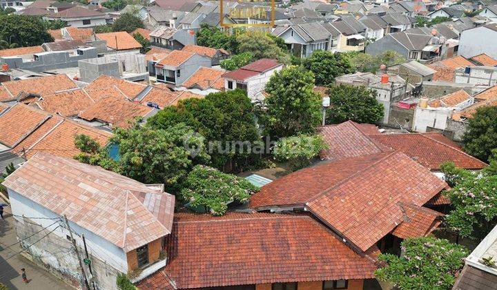 Rumah Cinere Taman Luas Dan Ada Pool Dekat Tol Desari 2