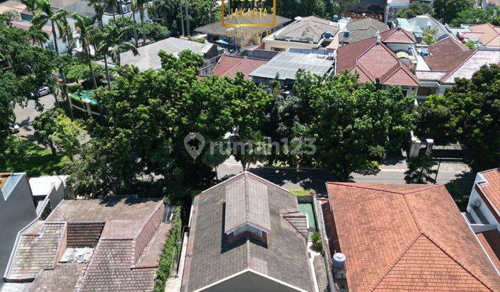 Rumah Pondok Indah 2 Lantai Ada Pool Taman Jakarta Selatan 2