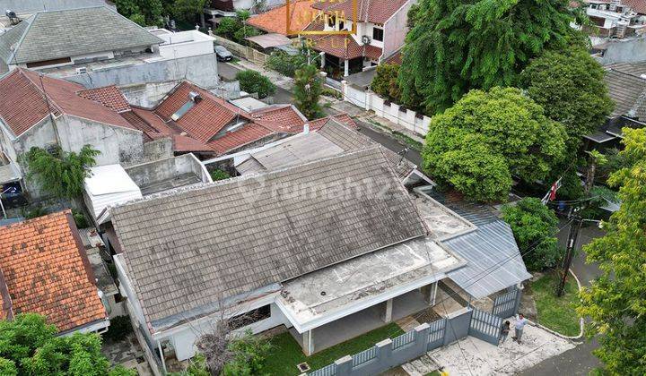 Rumah Hook Kebayoran Baru Ada Taman Carport  2