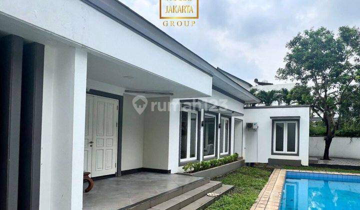 Rumah Kemang Ada Pool, Taman, Garasi Carport Luas 2