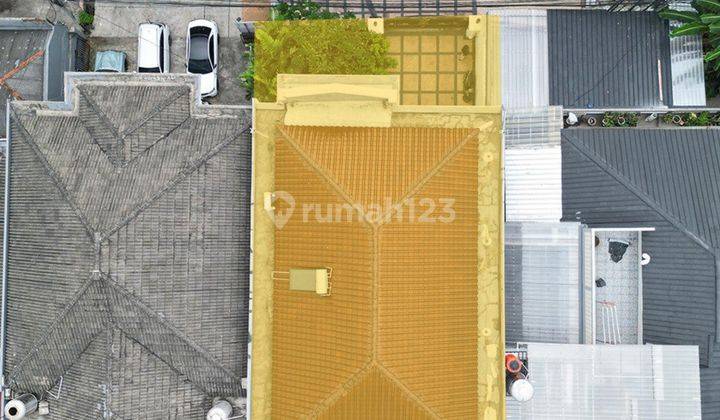 Rumah 2 Lantai Modern Minimalis Semi Furnished, Ada Pool 2