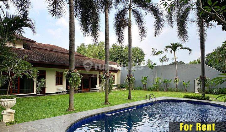 For Rent Rumah Tropical House Ada Pool , Taman, Carport Luas 1