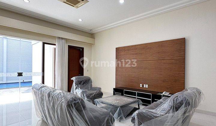 For Rent Rumah Menteng 2 Lantai Semi Furnished Prime Area 2