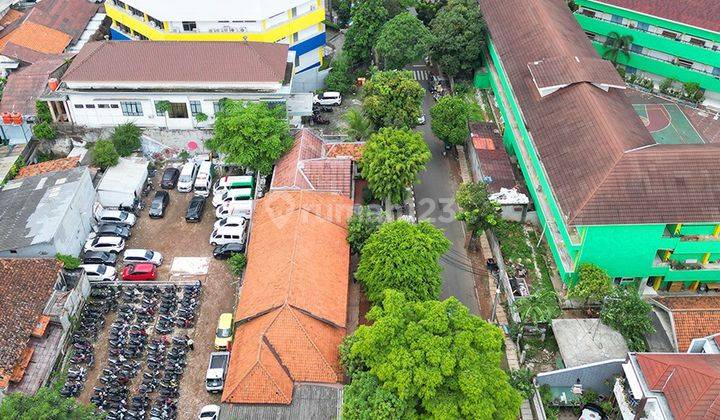 Rumah Hook Matraman Colonial Taman Luas Asri 2