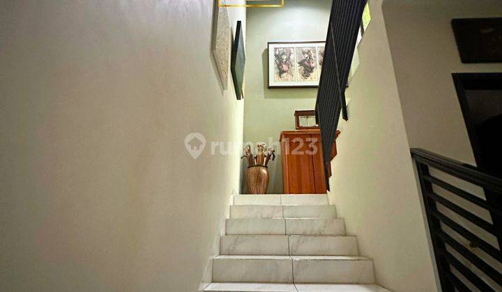 Rumah Cantik 2 Lantai Minimalis, Dalam Cluster, Ada Taman, Garasi & Carport 2
