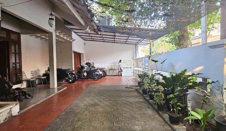 Rumah 2 Lantai Asri Ada Garasi Carport Jalan Lebar  2