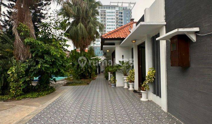 Rumah Bangka Kemang Taman Dan Carport Luas  2