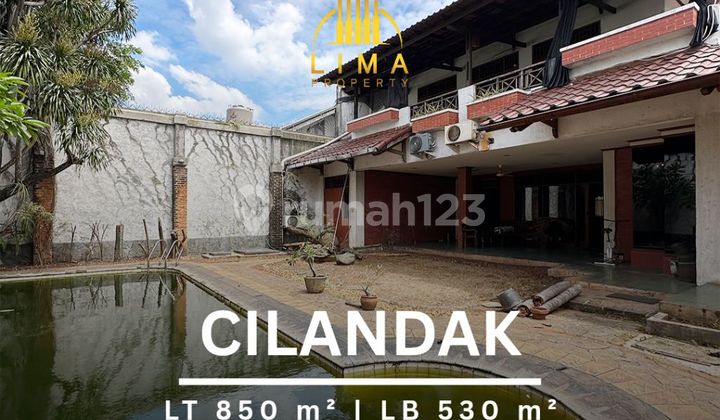 Rumah Cilandak 2 Lantai Private Pool & Carport Luas