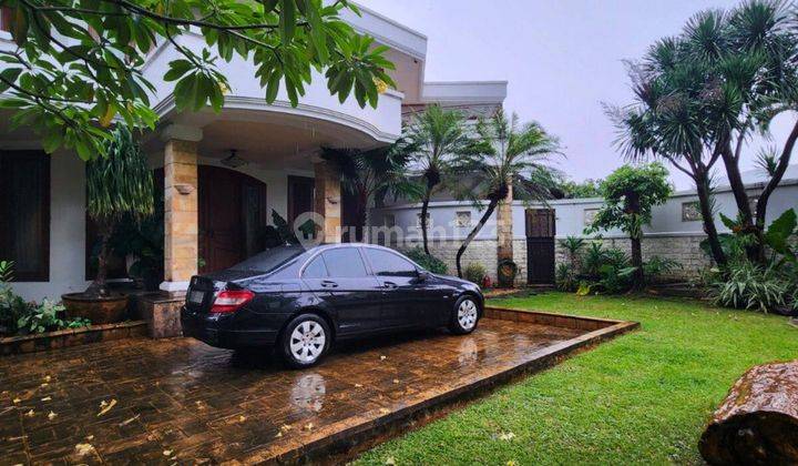 Rumah 2 Lantai Area Elite Fully Furnished Carport Luas 1