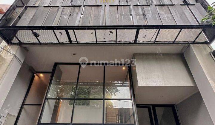 Rumah 3.5 Lantai Modern Minimalis di Dekat Kemang Jaksel 1