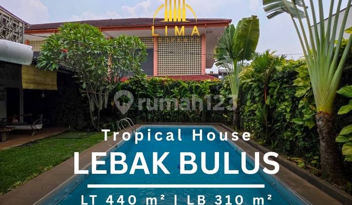 Tropical House in Lebak Bulus with Private Pool and Very Spacious Carport