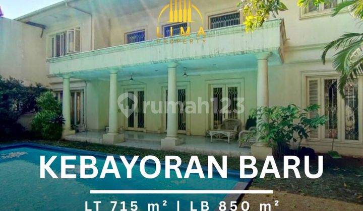 Rumah Kebayoran Baru 2 Lantai Private Pool & Carport Luas Dekat Senayan & Sudirman