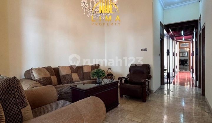 Ampera Kemang House with Spacious Yard & Private Pool Near Simatupang Ampera Kemang House with Spacious Yard & Private Pool Near Simatupang