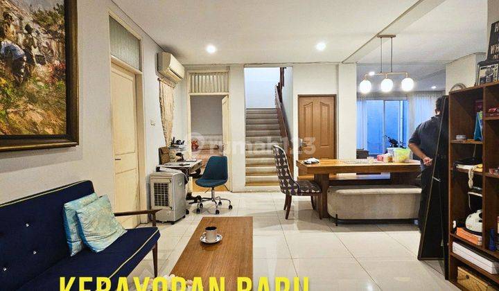 Rumah 2 Lantai Asri Ada Garasi Carport Jalan Lebar  1