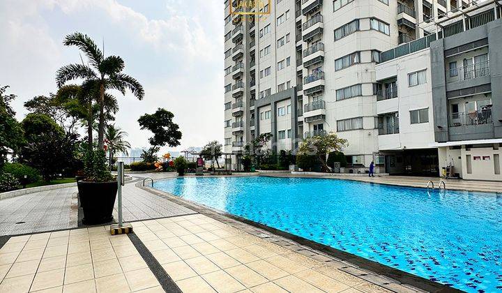 Rumah 2 Lantai Fully Furnished di Atas Mall Thamrin City 2