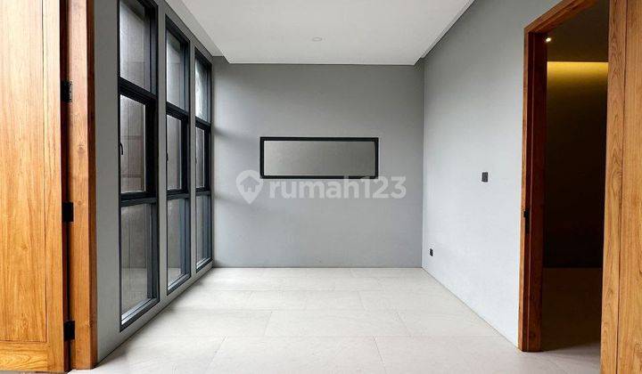 Rumah 3 Lantai Modern Minimalis Ada Garasi Carport Dekat Pim 2