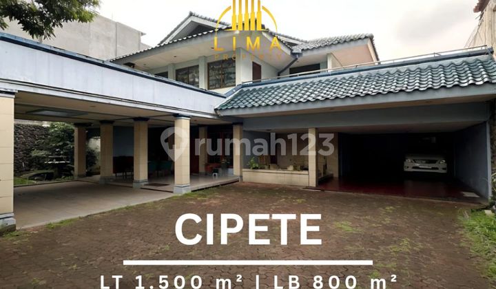 Rumah Cipete Taman & Carport Super Luas Lingkungan Tenang