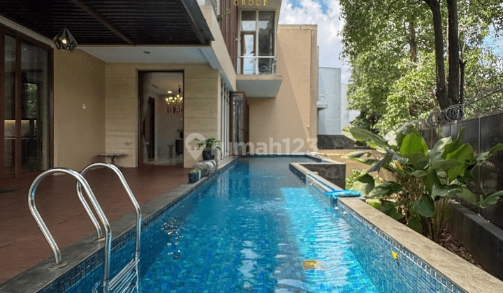 Rumah 3 Lantai Semi Furnished Carport Luas Dekat Senayan 2