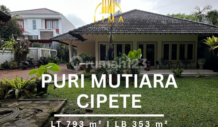 Cipete House, a Peaceful and Green Environment, Strategically Close to Kemang and Simatupang