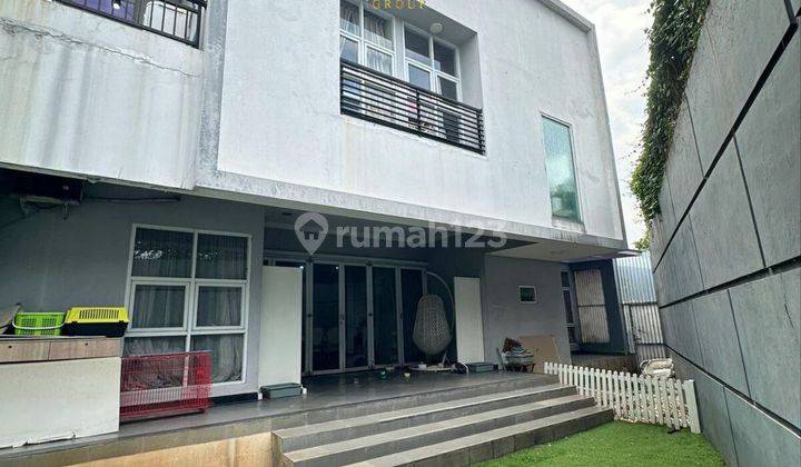 Rumah 2 Lantai Minimalis di Pondok Kelapa Carport Luas 2