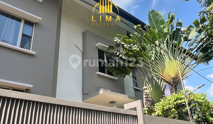 Luxury 4-Story House, Rooftop View of SCBD Skyline 2