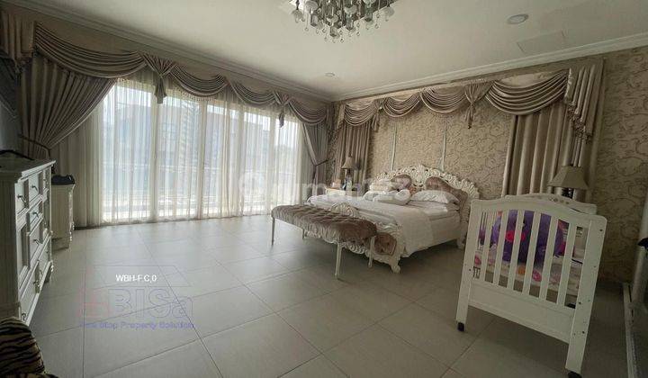 kamar tidur rumah mewah 2 lantai batam