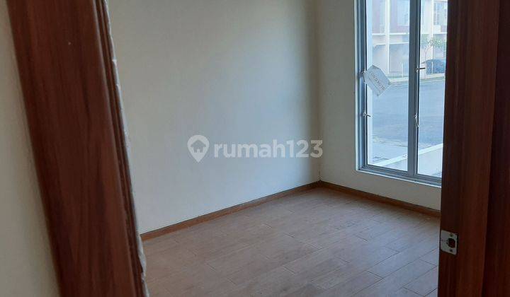 kamar tidur rumah baru minimalis batam kota