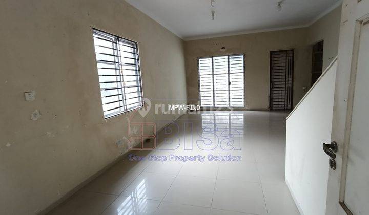 ruang tamu jual rumah hook 2 lantai
