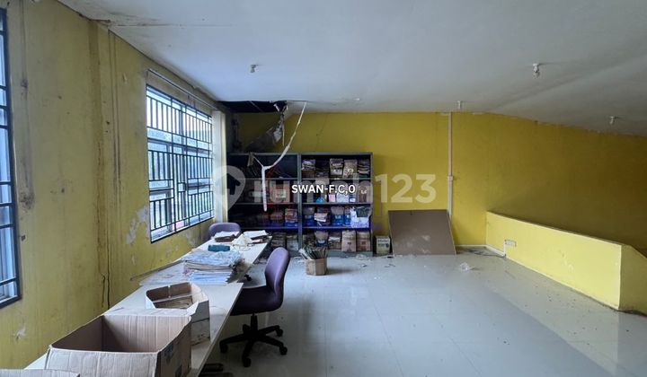 For Sale 2 Adjacent Shophouses Ready to Use Batam Sagulung in Tembesi